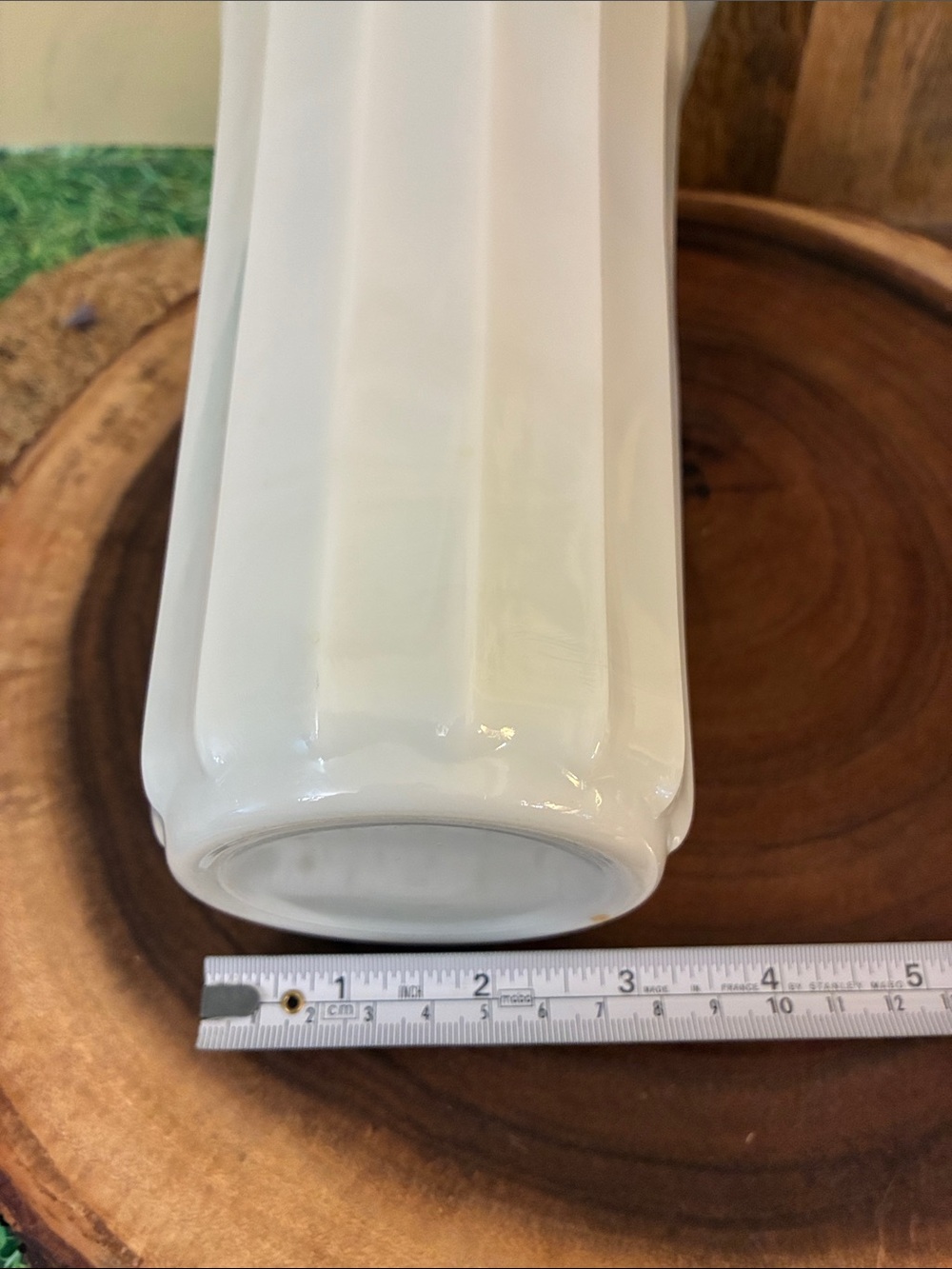 Vintage Milkglass Vase, nice weight, EUC - Picture 9 of 11
